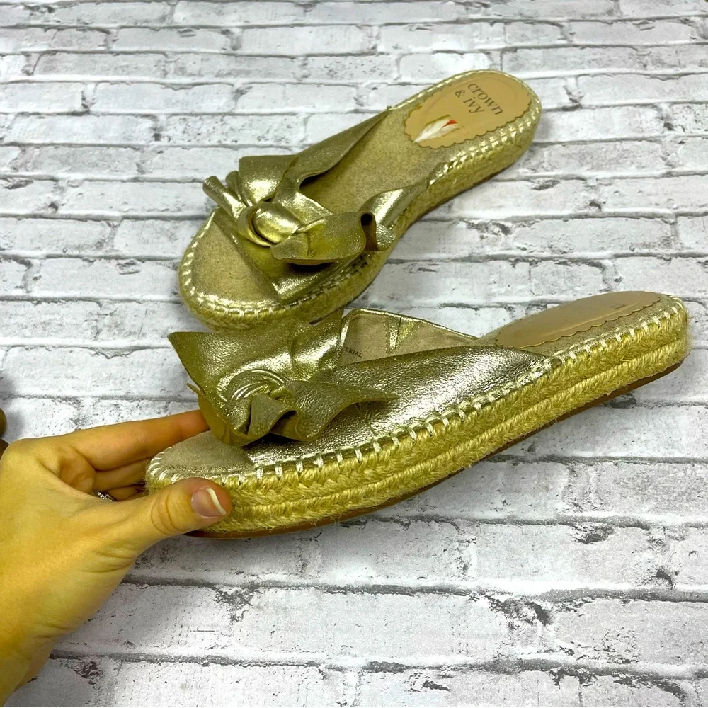 Crown & Ivy Womens Keisha Metallic Bow Espadrille Slide Sandals Sz 7 Preppy Gold - Picture 5 of 10